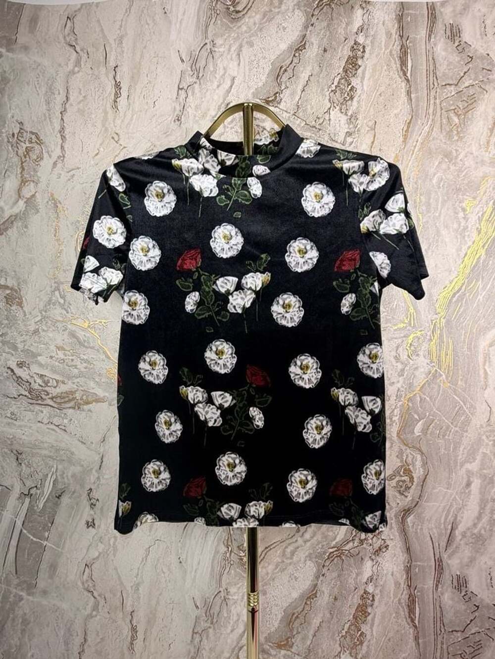 Zara Trafaluc Velvet Floral T-Shirt Size S Black White Red Rose Mock Neck